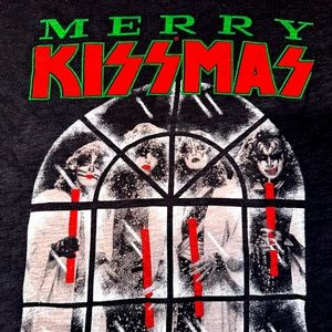 Lucky Brand Unisex “Kiss” Christmas edition graphic tee!